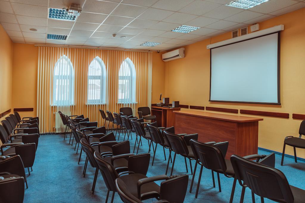 Premier Hotel Shafran Sumy Exterior photo