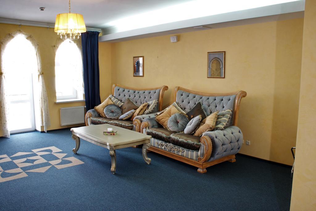 Premier Hotel Shafran Sumy Exterior photo