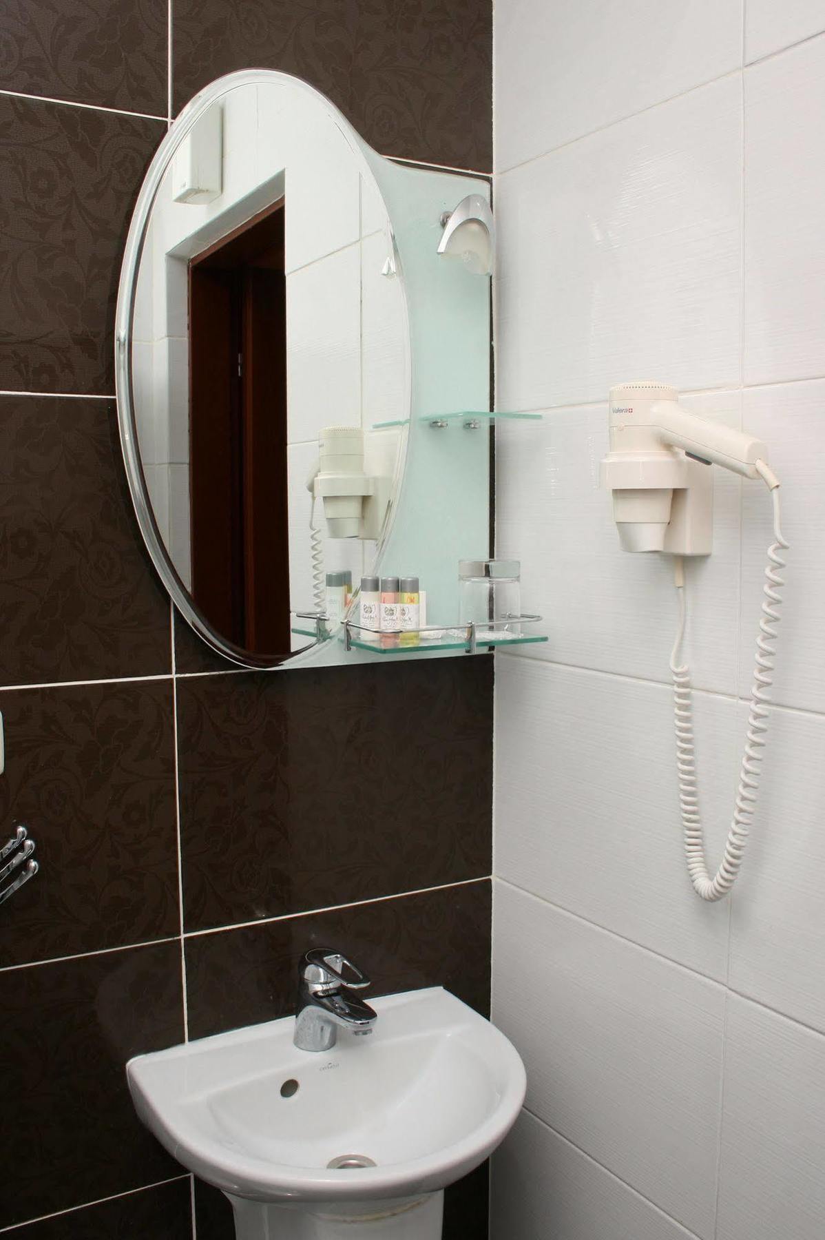 Premier Hotel Shafran Sumy Exterior photo