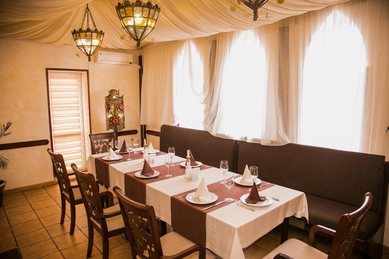 Premier Hotel Shafran Sumy Exterior photo