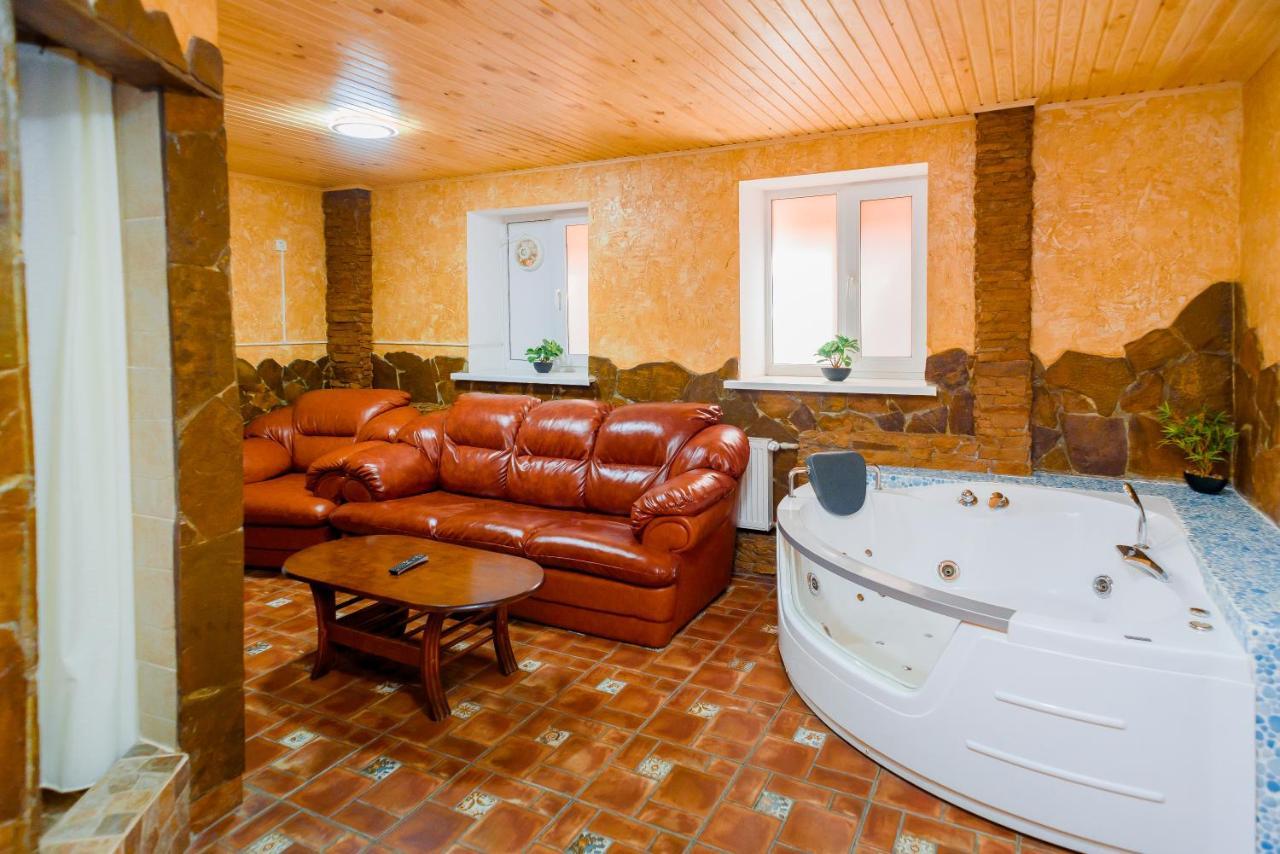 Premier Hotel Shafran Sumy Exterior photo