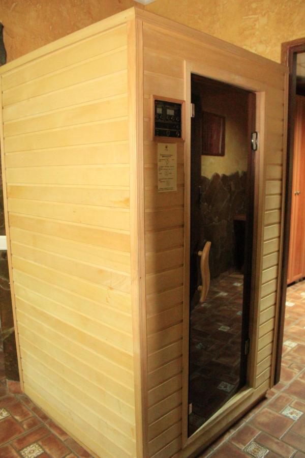Premier Hotel Shafran Sumy Exterior photo